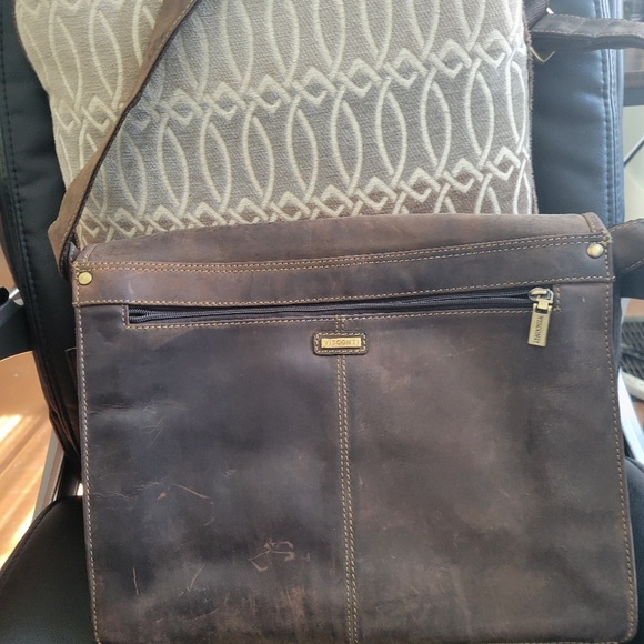 Visconti Leather Messenger Bag - Picture 5 of 8